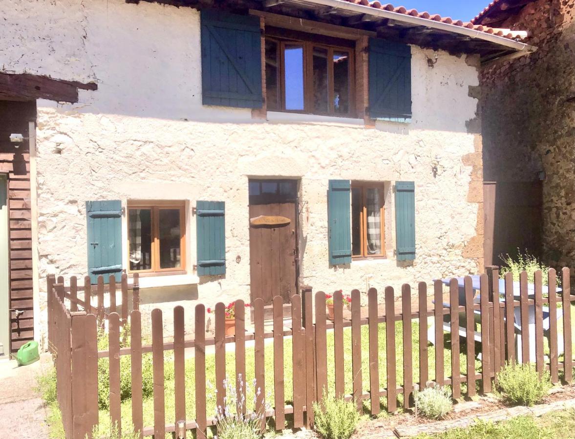 Les Verges Gites Exideuil-sur-Vienne Exterior photo